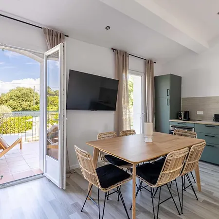 Apartman Beautiful Flat In The Centre Of Tropez - Parkingpool - 2br6p *